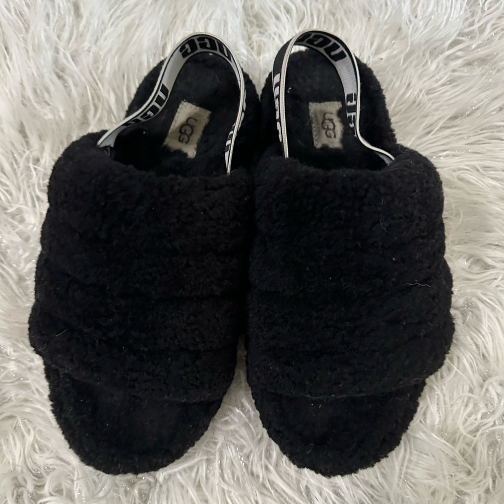 UGG Black Fluffy Footwear Sz 7 cozy